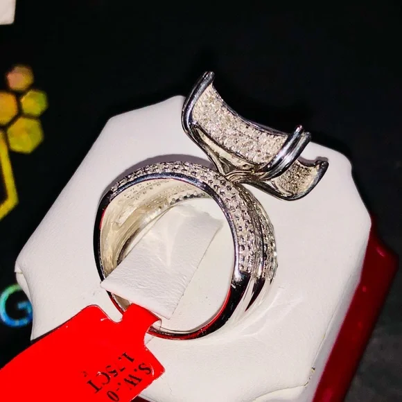 Real diamond women head turner ring free appraisal and posh authenticity incl. - Picture 7 of 7